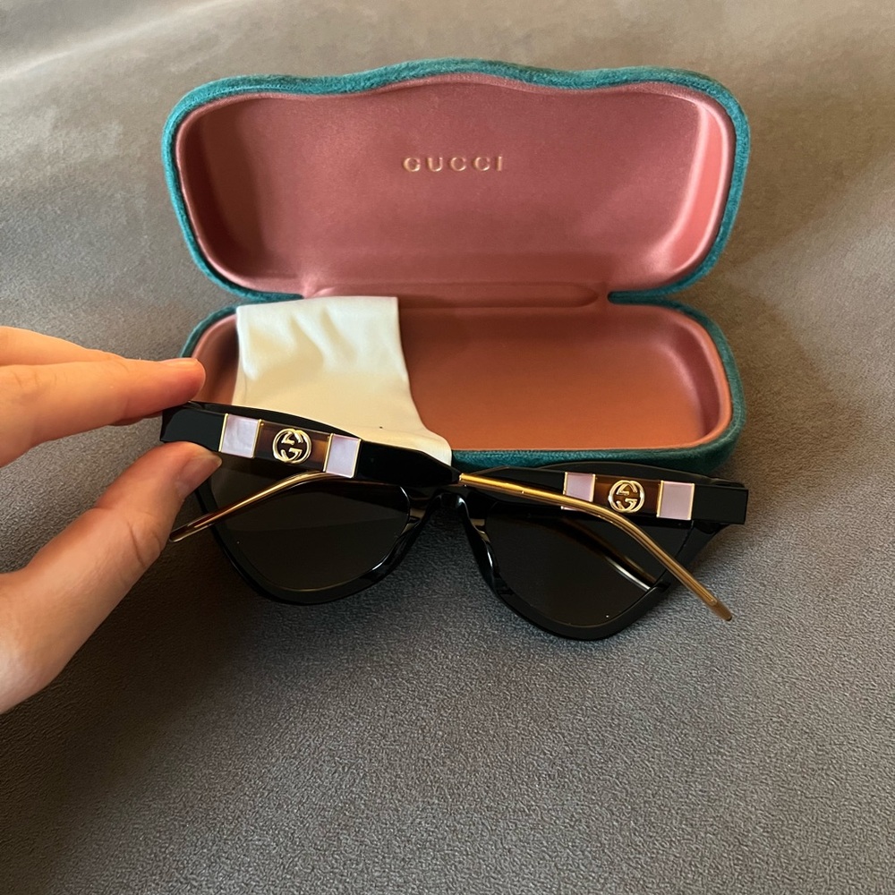 Gucci Cat Eye Acetate Sunglasses - Picture 2 of 11